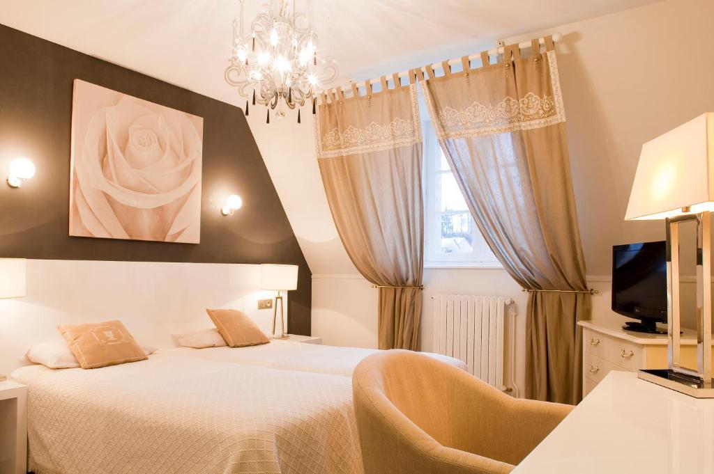 Le Bailliage Hotel & Spa Salers Room photo